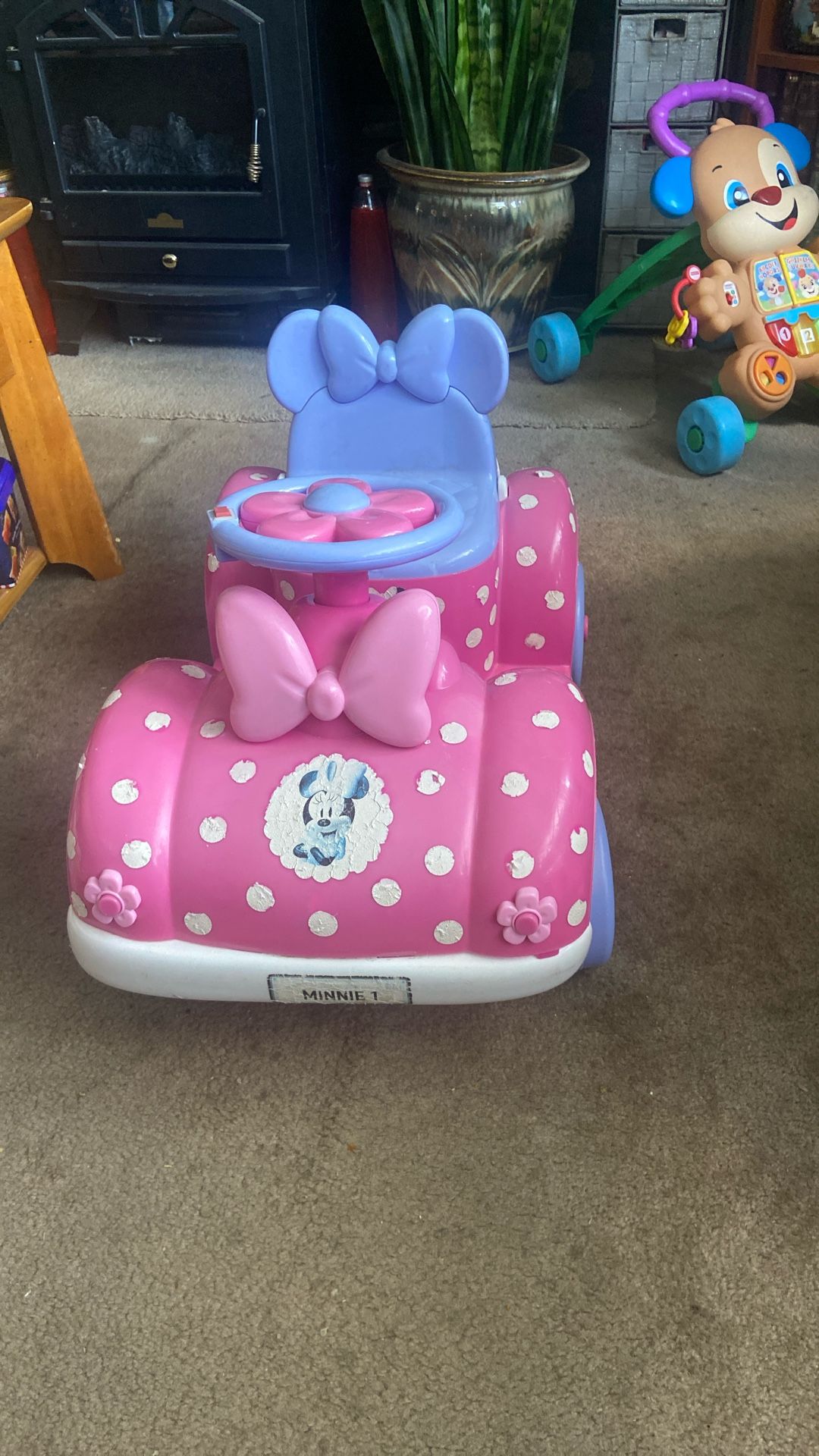 Minnie Mouse Power Wheel Comes With Battery and Charger. Price 30$ Pick Up. E. 72 and Grand View. E. Tacoma