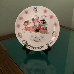 Disney Christmas Plate 1973