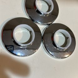 Flange , Chrome Pipe Plates / Flanges 1 1/4”(3), 1/2” (7), and 3/4”(2). Some new , some used