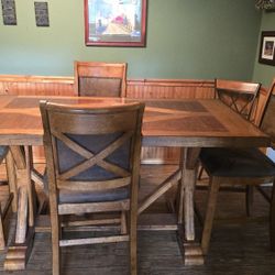 Dining Room Table & 6 Chairs