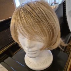 Beautiful,  Cute wigs, Medium Short lightly used Like New. 