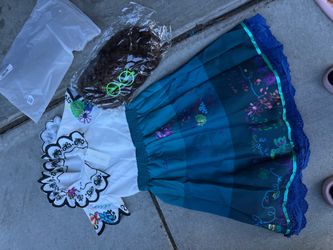 Costume