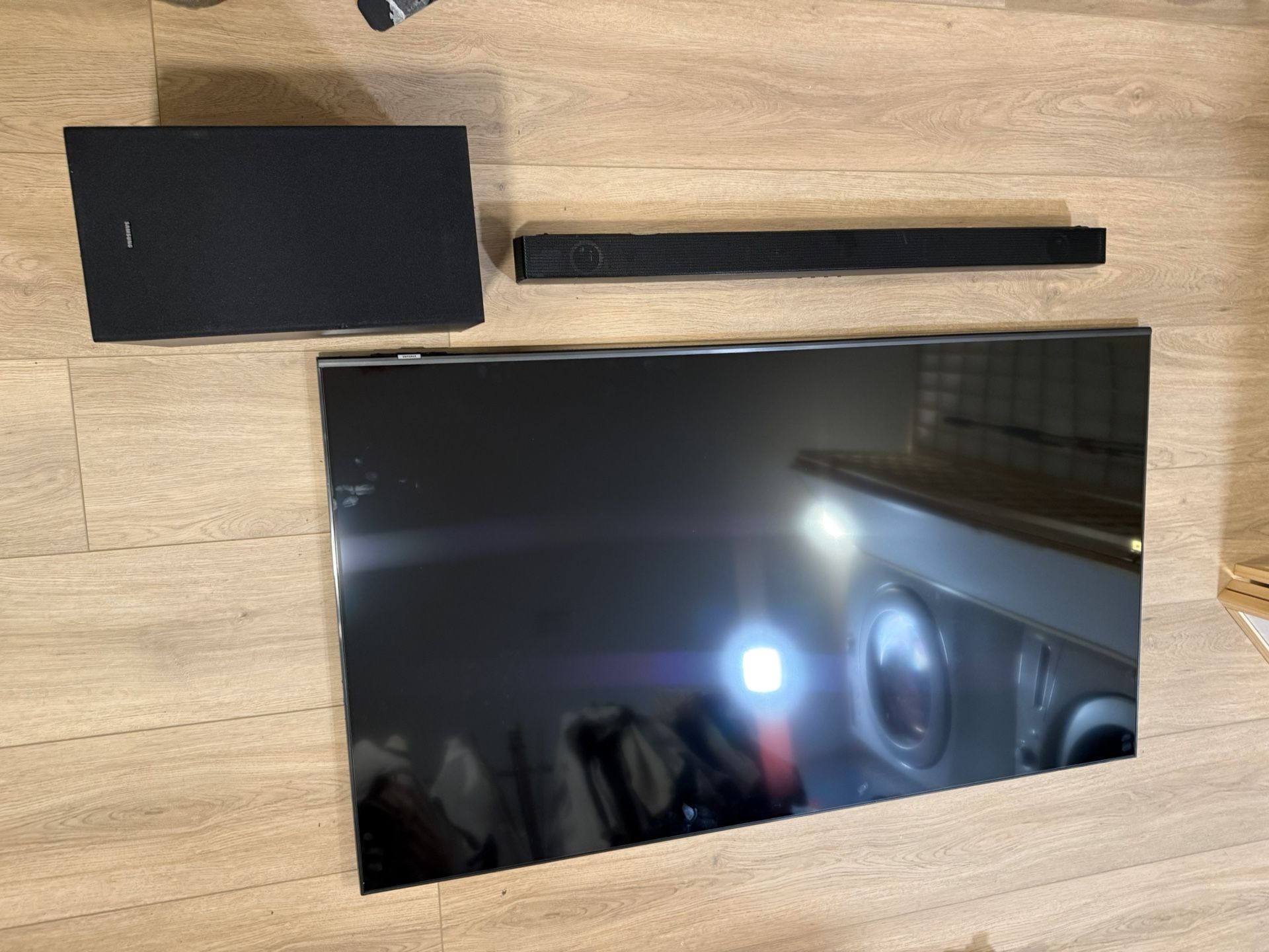Samsung 55” QLED 4k Tv And Soundbar 