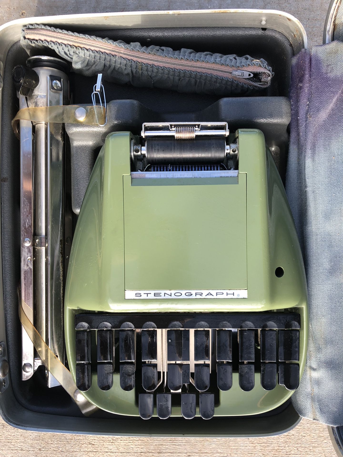 VINTAGE Stenograph Reporter Model Shorthand Machine With Tripod & Samsonite Case