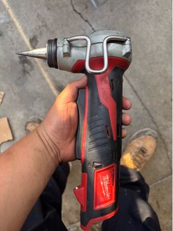 Milwaukee pex tool