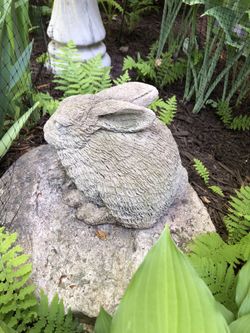 Adorable Bunny Statue (Perfect Condition)