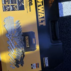 Dewalt 200 Piece Socket 