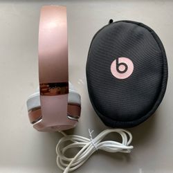 Beats Solo Wireless Headphones (Read)