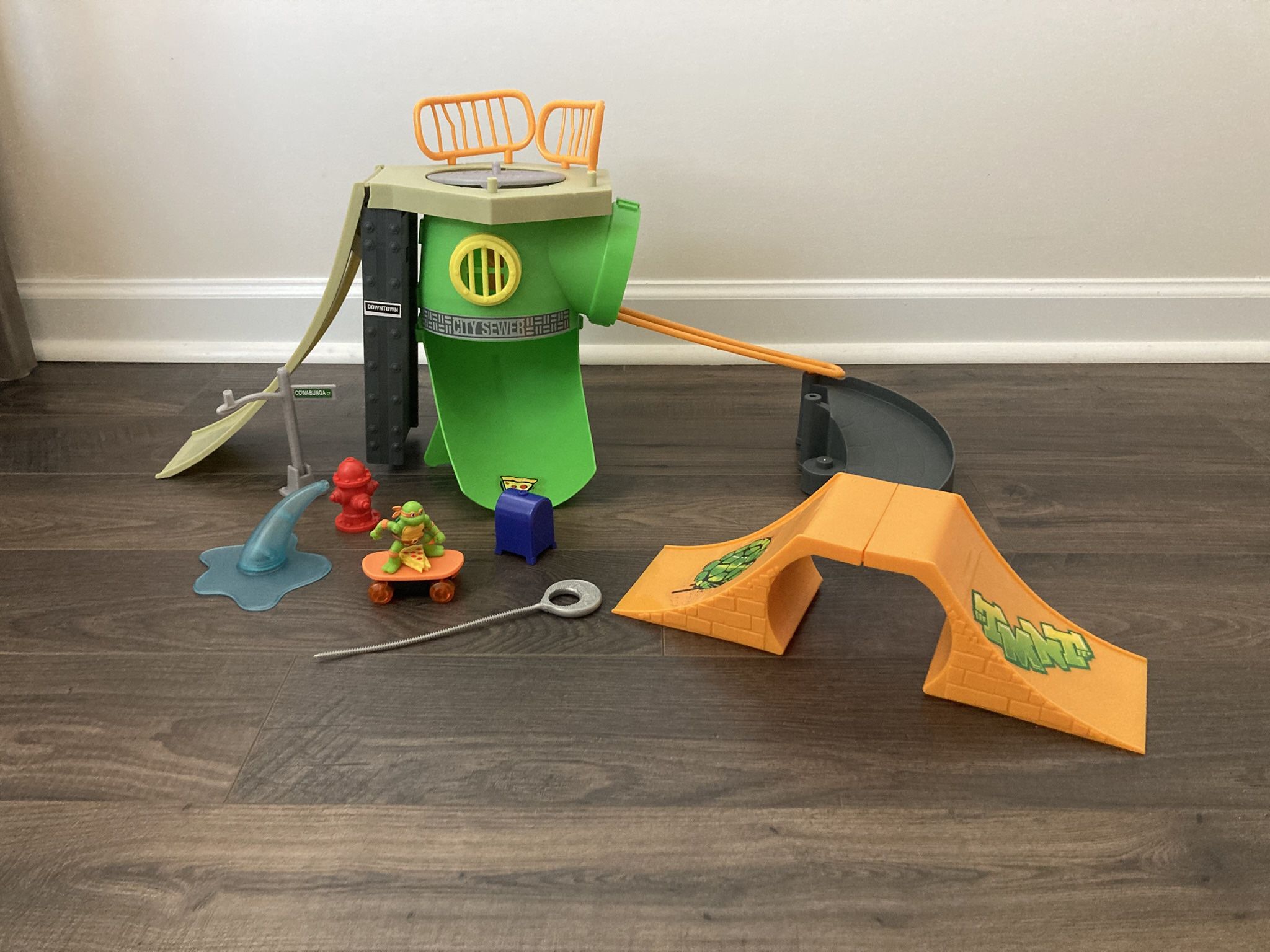 TMNT Turtle Madness Skate Park Playset