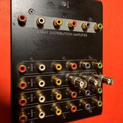 RadioShack 15-311 1-In 4-Out Component Audio Distribution Amplifier