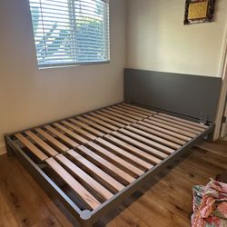 Casper Queen bed frame- Strong Metal, Excellent Condition 