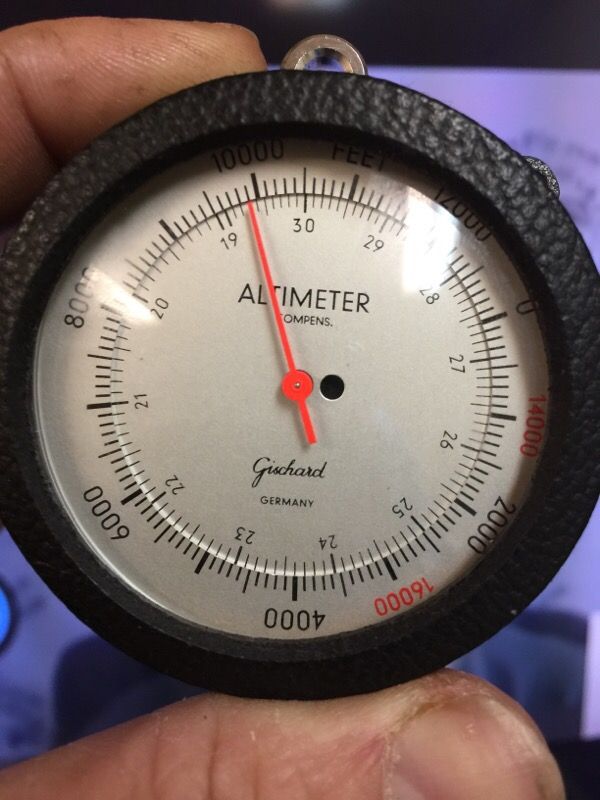 Altimeter compens gischard made in Germany 1980's 40$
