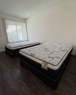 Queen Size pillow top bamboo brand mattress new