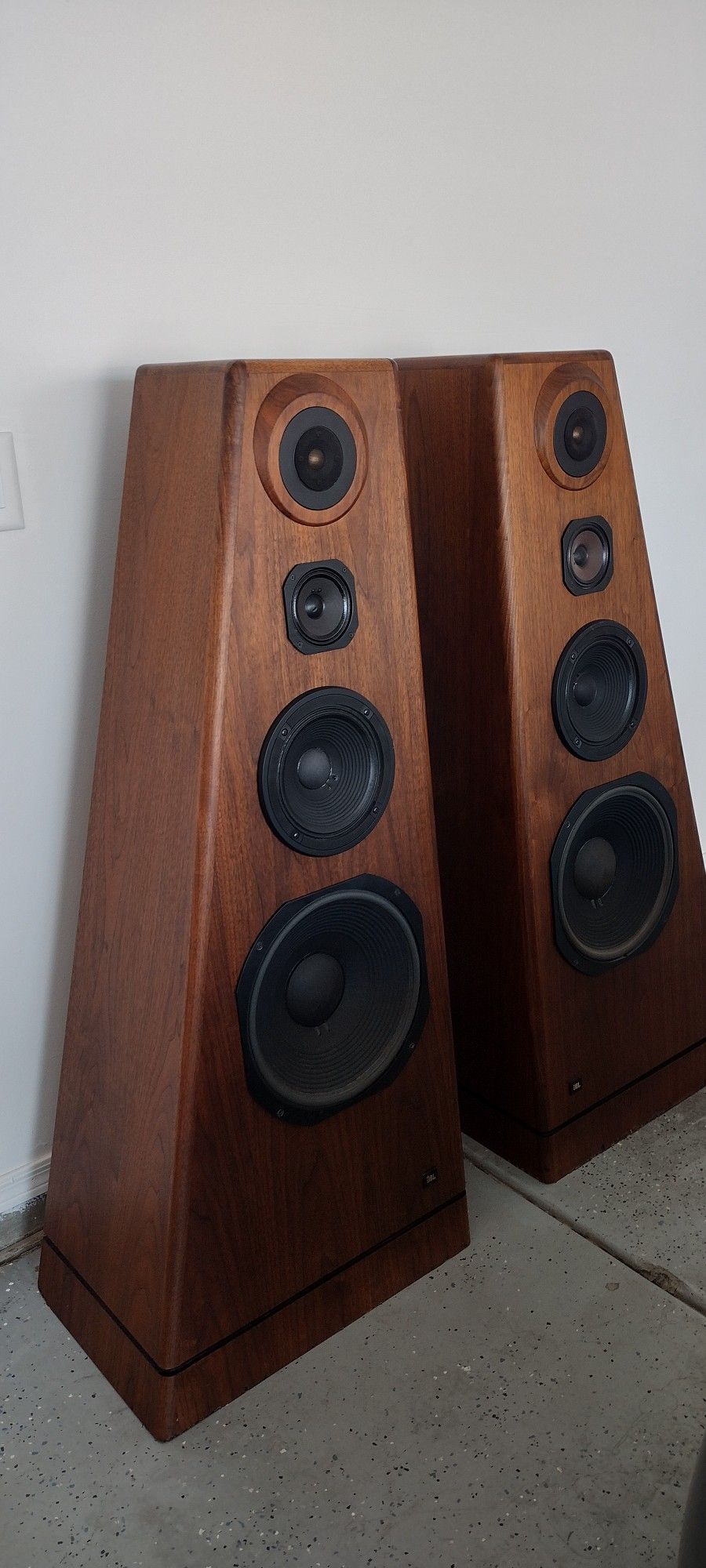 JBL   Speakers. L250