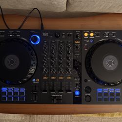 Pioneer DJ FLX 6 DJ Controller 