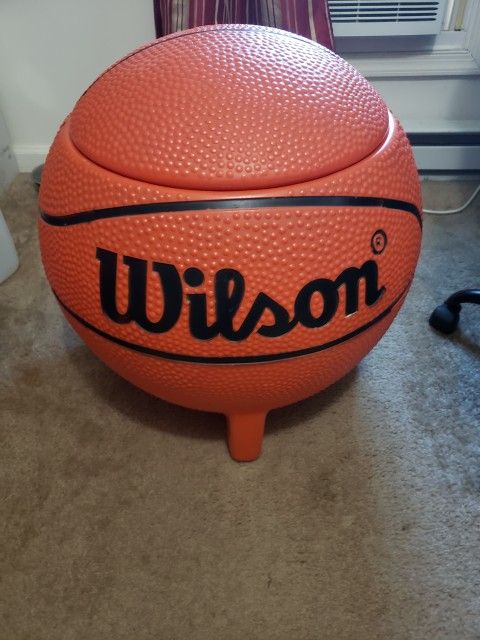 Wilson Basketball Toy Box! !rare!!