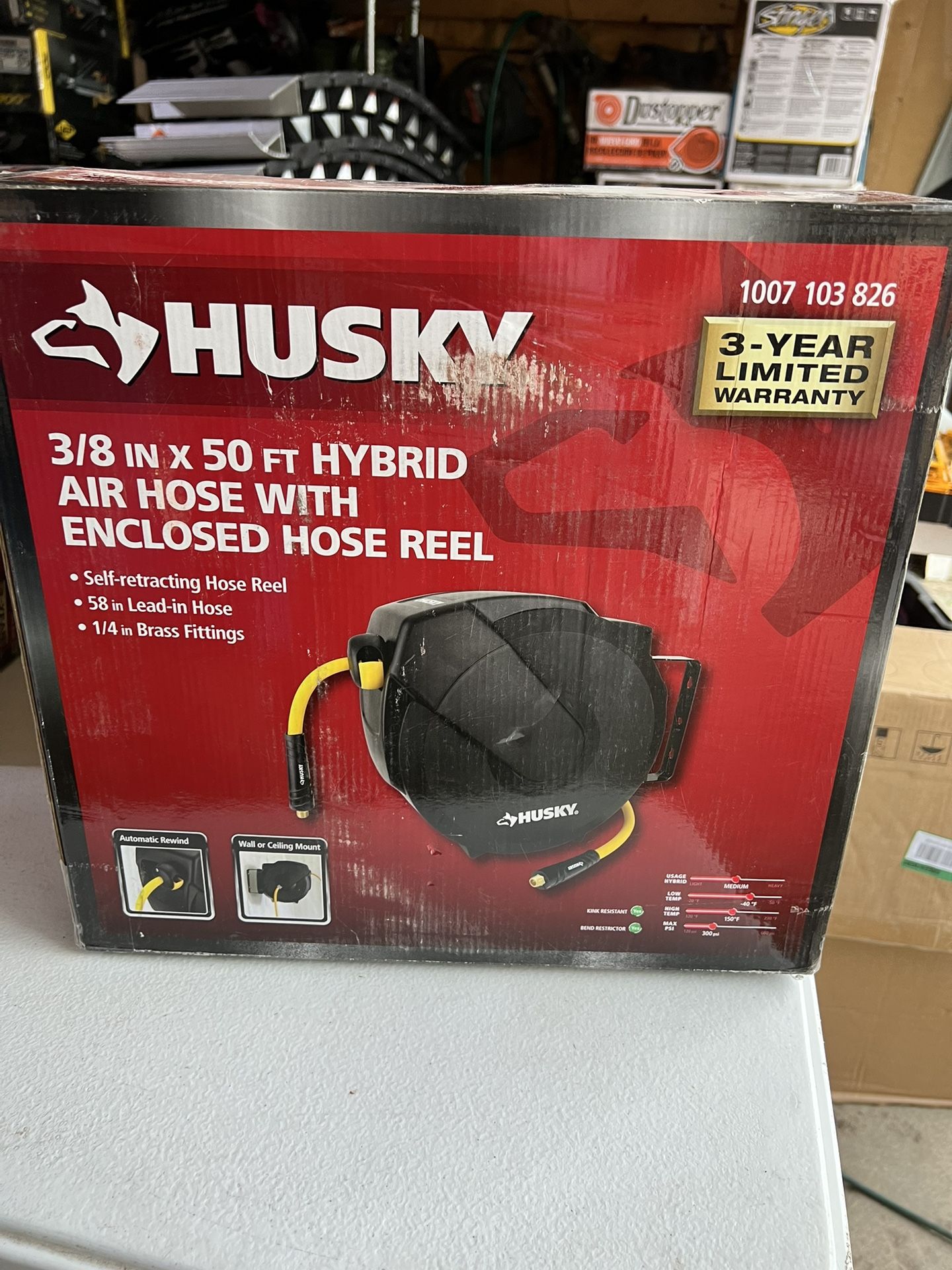 Husky 3/8 in. x 50 ft. Enclosed Hybrid Air Hose Reel Price-90$ New