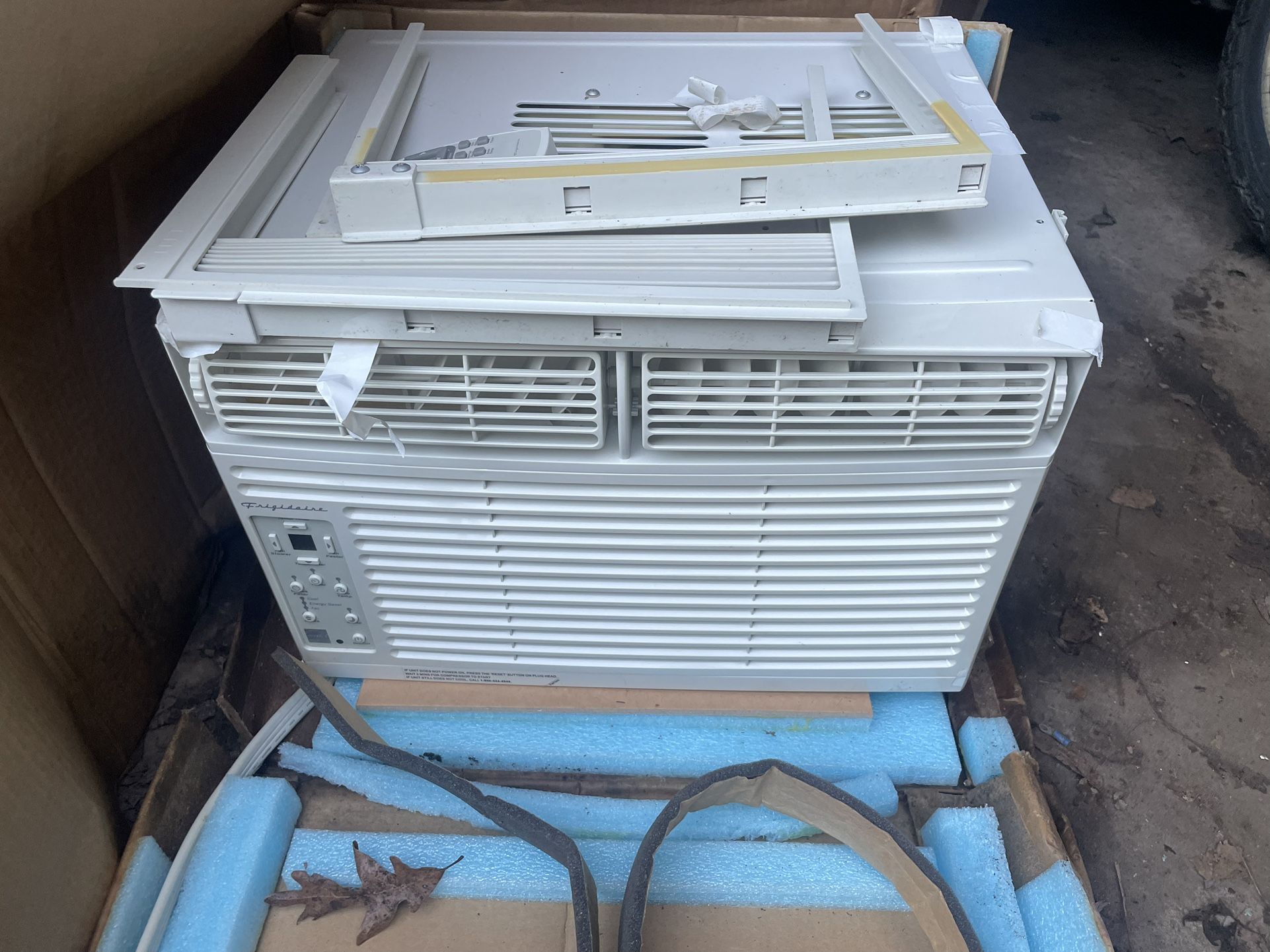 frigidaire 8000 btu air conditioner with remote
