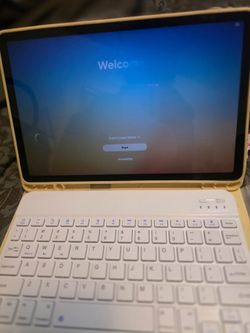 Barely used Samsung s10 Fe Lite tab