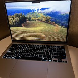M2 MacBook Air 2022 - Starlight 8GB/245GB SSD