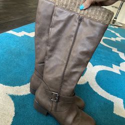 Brown Women’s Boots Size 8