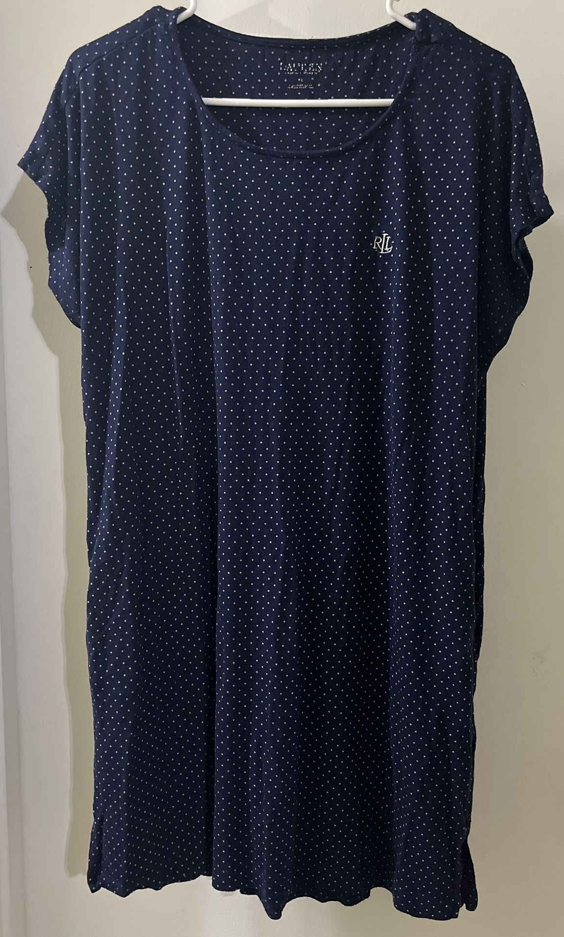 Woman’s RALPH LAUREN NIGHTGOWN W/pockets (L)
