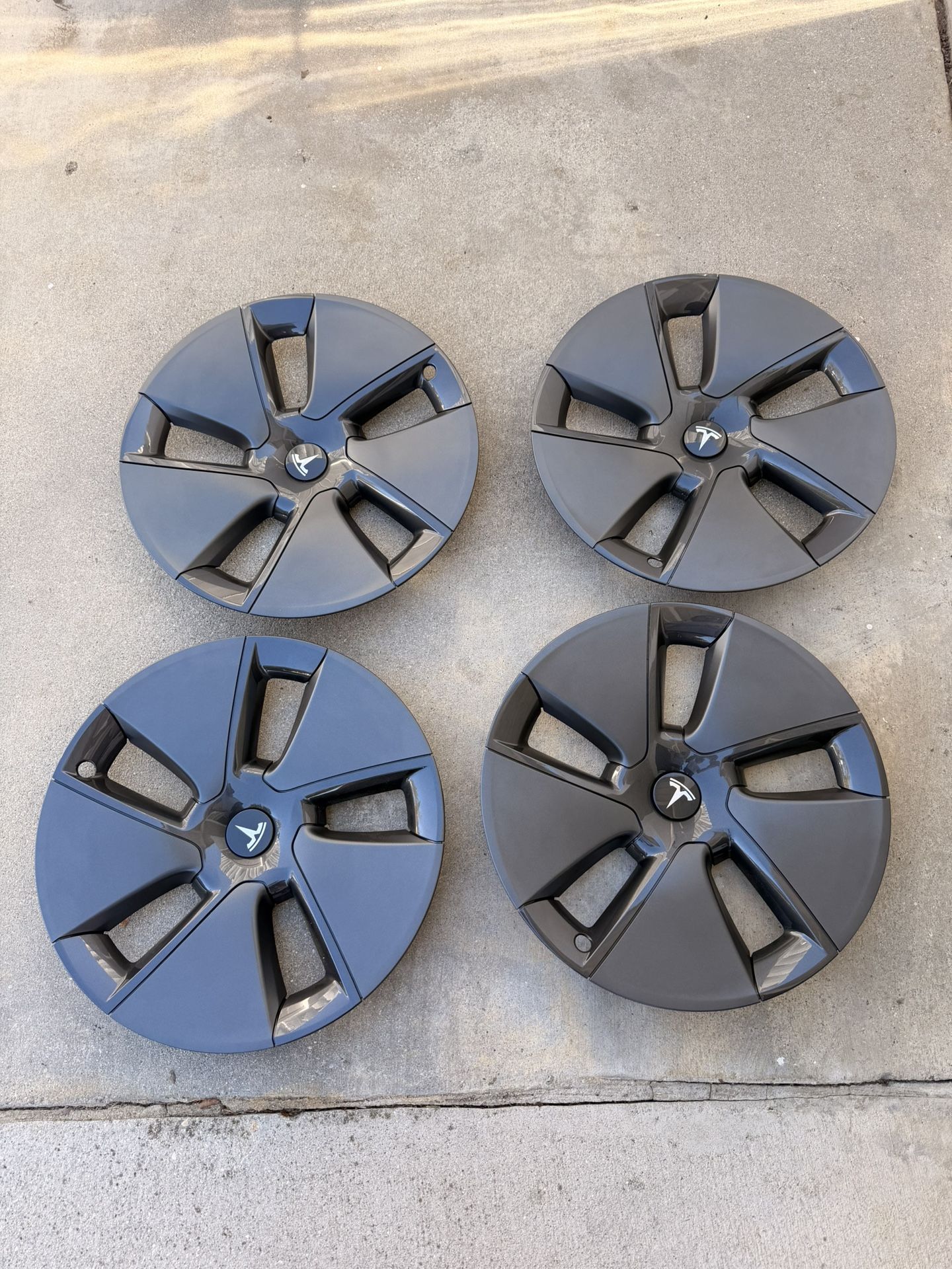 Tesla Model 3 Hubcaps