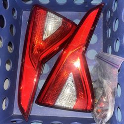 tail lights for a Hyundai Sonata right and left 2015-2017 both
