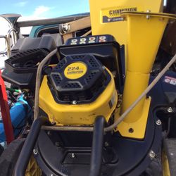 Shredder trees, limbs, wood