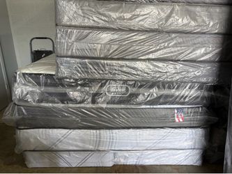 New Black Beautyrest King-Size Mattress