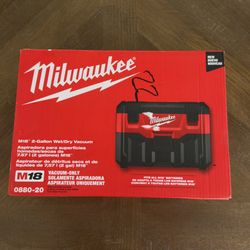 Milwaukee M18 2-Gallon Wet / Dry Vacuum 0880-20