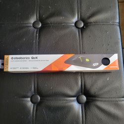 Steelseries QCK gaming mousepad