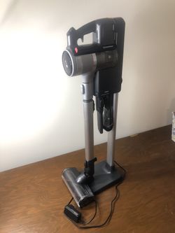 Like New LG CordZero A9 Kompressor Stick Vacuum w/2 Batteries