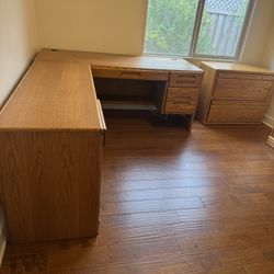 Amazing 2 Piece Desk & File Cabinet Set