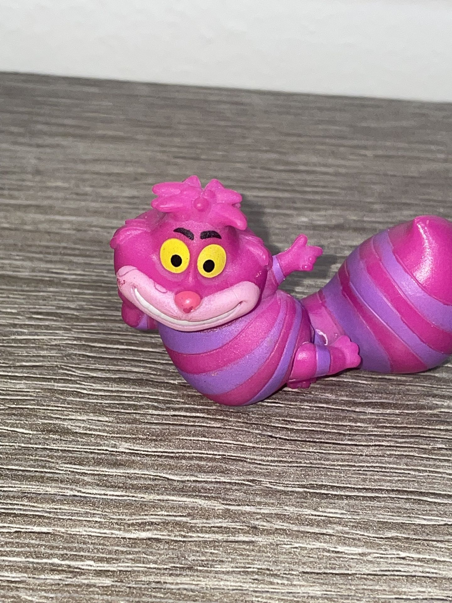 CHESHIRE CAT ALICE IN WONDERLAND 2” Disney Exclusive Figure…(#8)