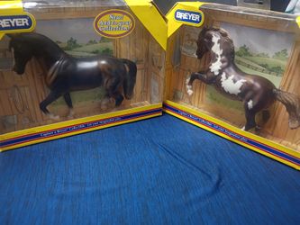 2 Breyer horses