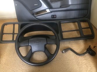03-06 Silverado steering wheel with shifter and dash bezel