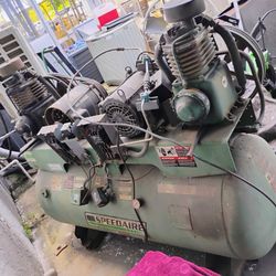 10 Horsepower Speedaire Cast Iron Series Air Compressor, 120 gal tank