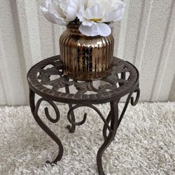 Small Iron Stand 
