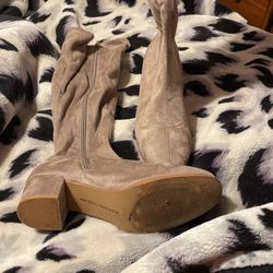 Beige Boots in great Conditions Size 8