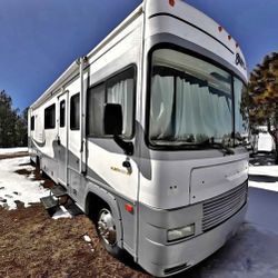 2000 Fleetwood Southwind