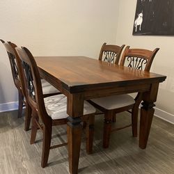 Dining Table & 4 Chairs NO Leaf