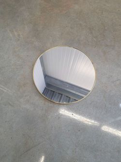 Round Wall Mirror with Gold Frame