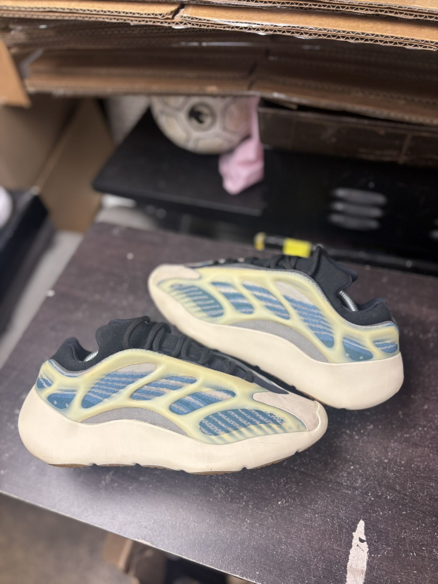 Adidas Yeezy 700 Kyanite