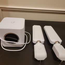 Ubiquiti AmpliFi HD WiFi Router mesh system