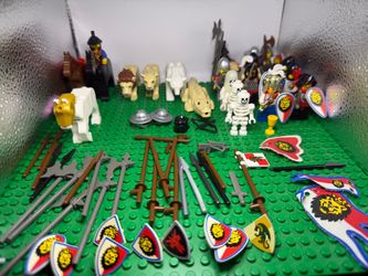 Lego Lion Knight King, Soldiers, Medieval Minifigs, Weapons & Animals! See descr