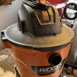 RIDGID Shop Vac Wet Dry Vacuum w/ Hose & Attachments