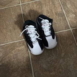 Black & Gray Jordan 13 Retro  (Sz 8c)