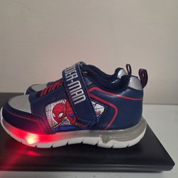 Marvel Spider-Man Light-Up Sneakers, barely used (Toddler Size 10)/Zapatillas con luces de Spider-Man de Marvel como nuevas, apenas se usaron (No. 10)