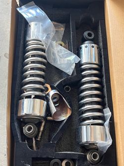 Harley rear shocks off Dyna